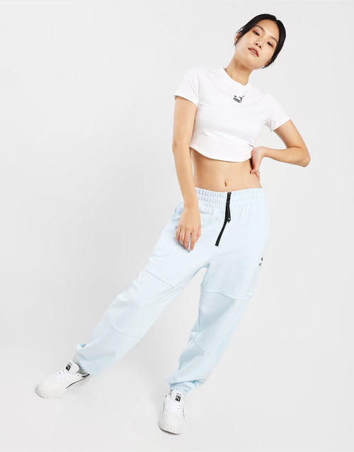 DARE TO Cropped Tee