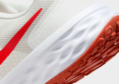 Nike Revolution 6